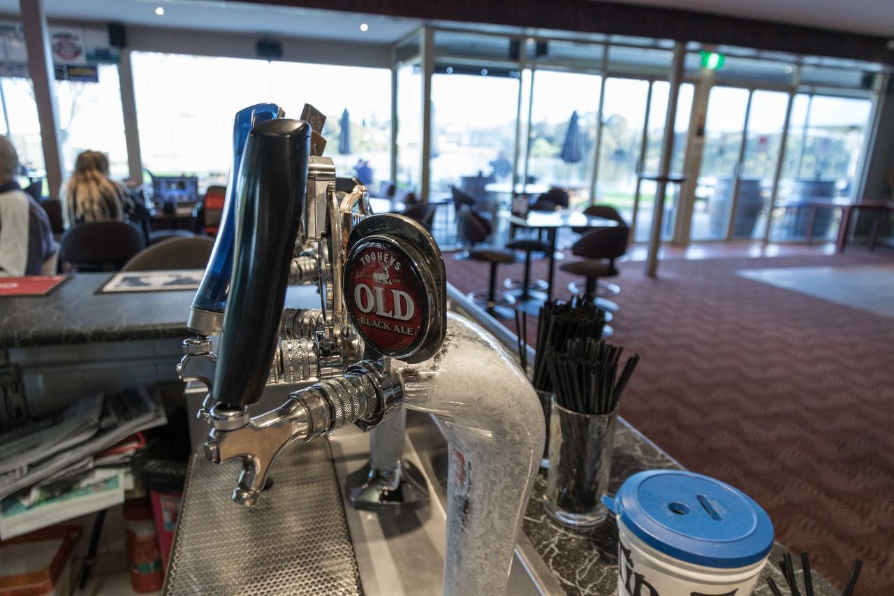 Moruya Waterfront Hotel Motel エクステリア 写真