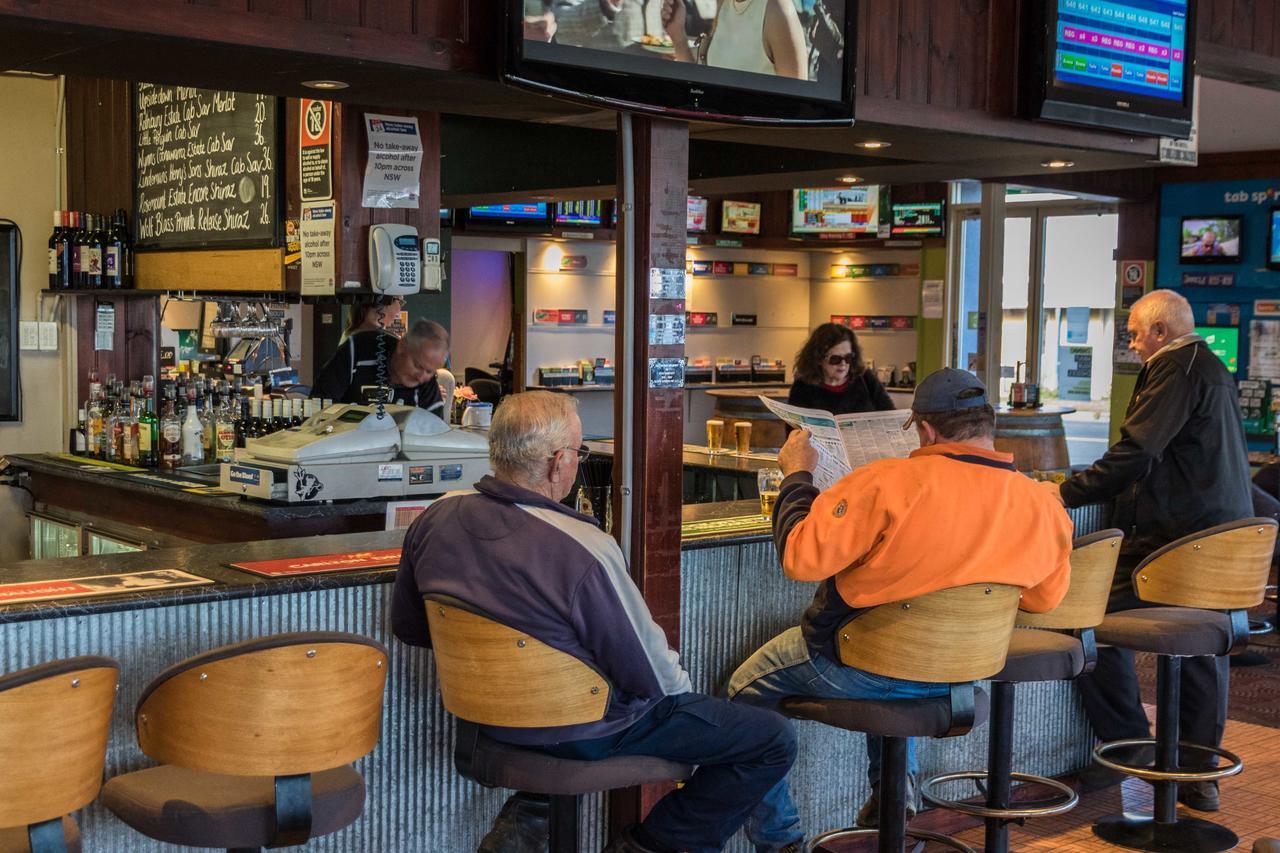 Moruya Waterfront Hotel Motel エクステリア 写真