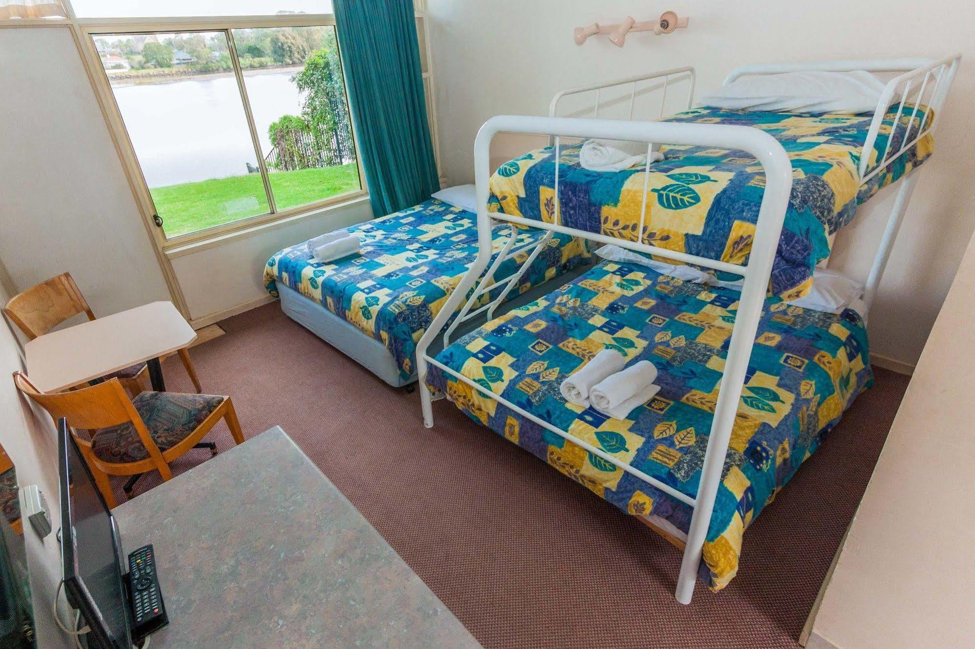 Moruya Waterfront Hotel Motel エクステリア 写真
