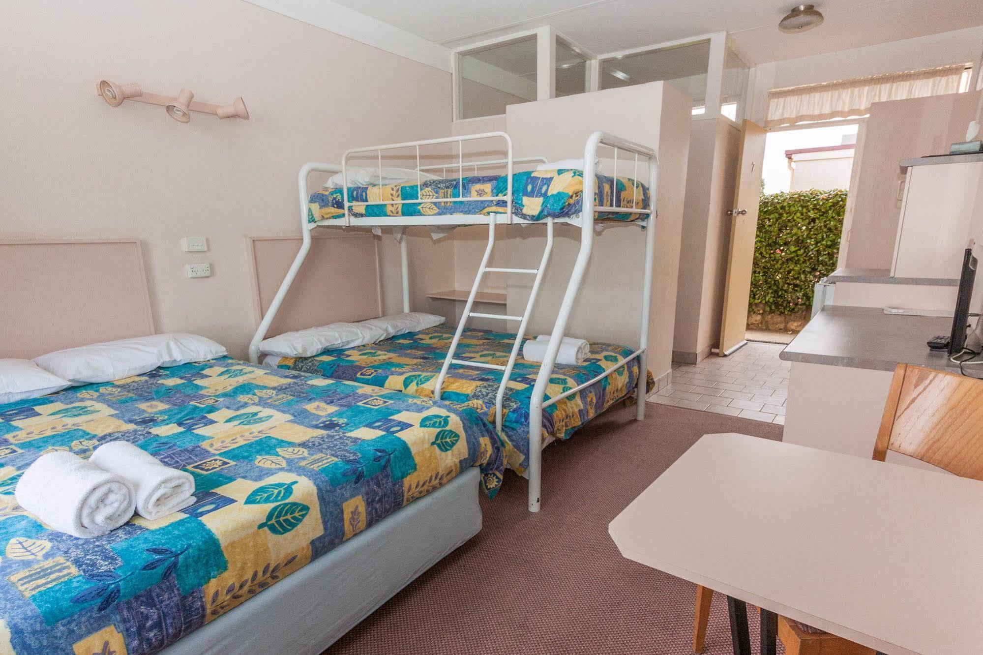 Moruya Waterfront Hotel Motel エクステリア 写真